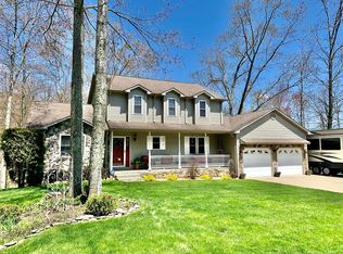 162 Twin Oaks Dr, Shady Spring, WV 25918