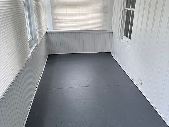4th image of 802 4th St