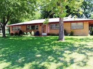 1724 Winne Dr, Manhattan, KS 66502