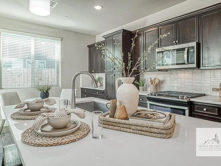 1437 E Via Viola Way — Photo 8