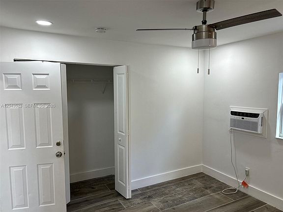 4th image of 261 NW 49th St #B