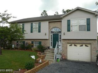 221 Idyllwood Dr, Inwood, WV 25428