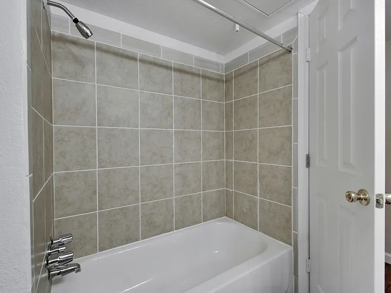 Pelican Pointe — Photo 15
