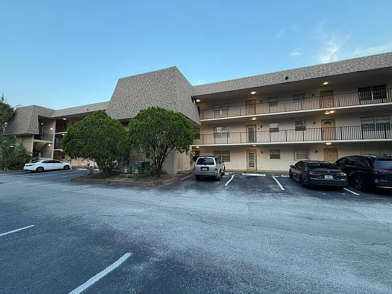 615 S State Road 7 #1D — Photo 47