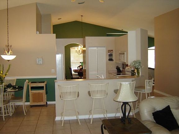 FAMILY ROOM/KITCHEN