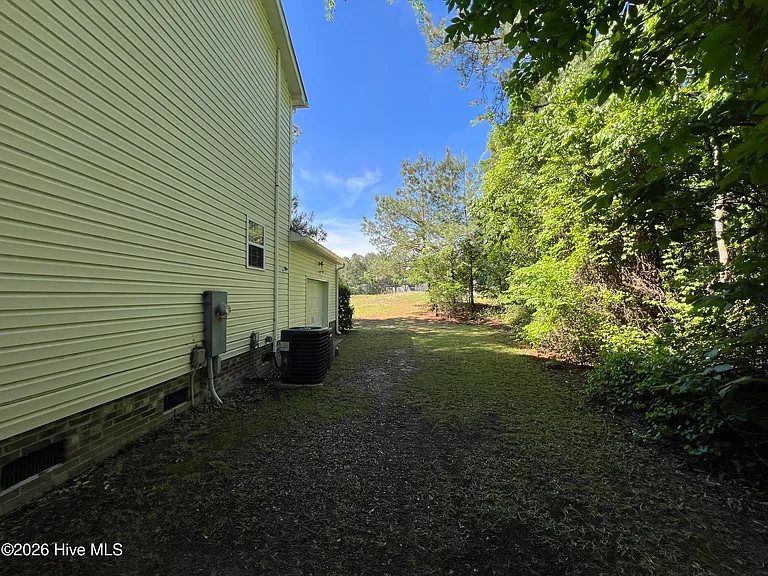 568 Bald Eagle Dr — Photo 32
