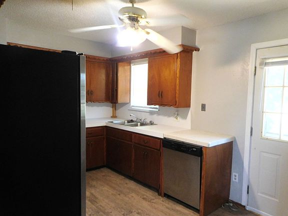 4th image of 3308 SW Salinas Dr