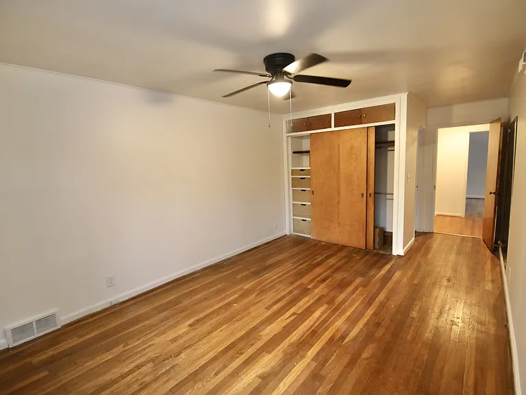 3191 E Broad St — Photo 36