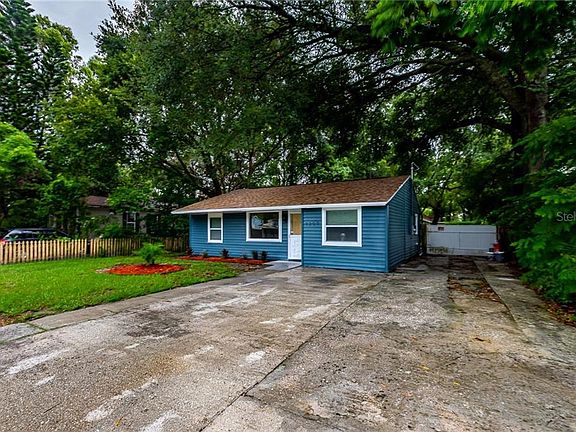 3rd image of 1209 E Flora St