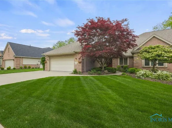 200 Larchwood Dr, Bowling Green, OH 43402