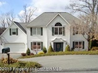 28 Fairfield Dr, Wilkes Barre, PA 18702