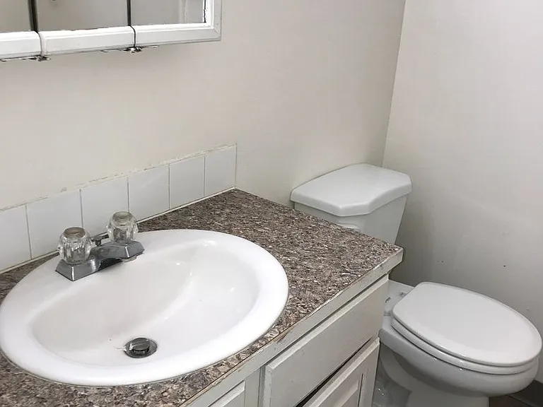 901 E Ball Ct — Photo 10