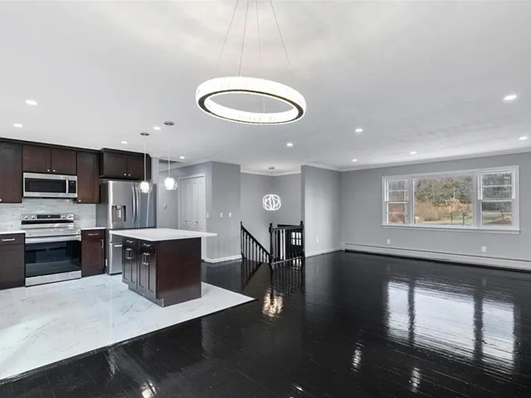 63 Stemway Rd — Photo 4