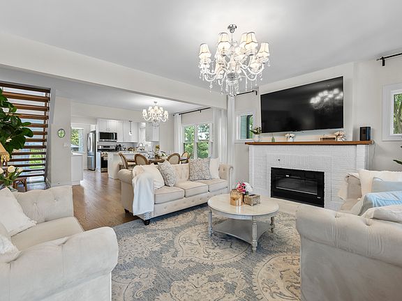 4th image of 300 Geneva Rd