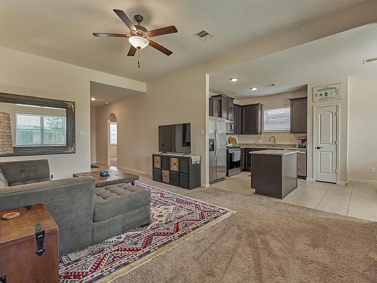 8884 Oval Glass St — Photo 24