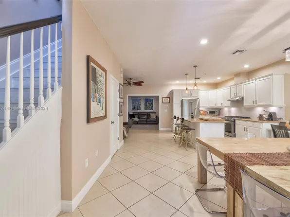 3370 NW 125th Ln, Sunrise, FL 33323