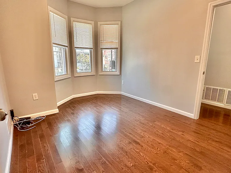 285 Grant Ave #1 — Photo 11