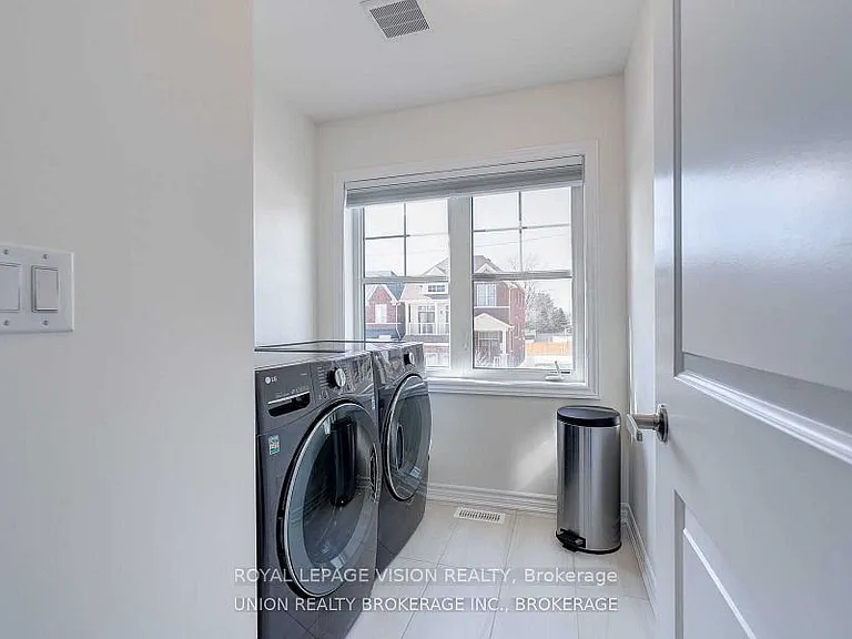 33 Bremner St #MAIN — Photo 15