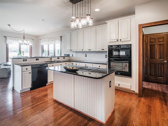 5th image of 1493 Oxbow Dr