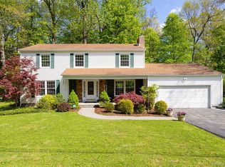 7 Carnelli Ct, Poughkeepsie, NY 12603