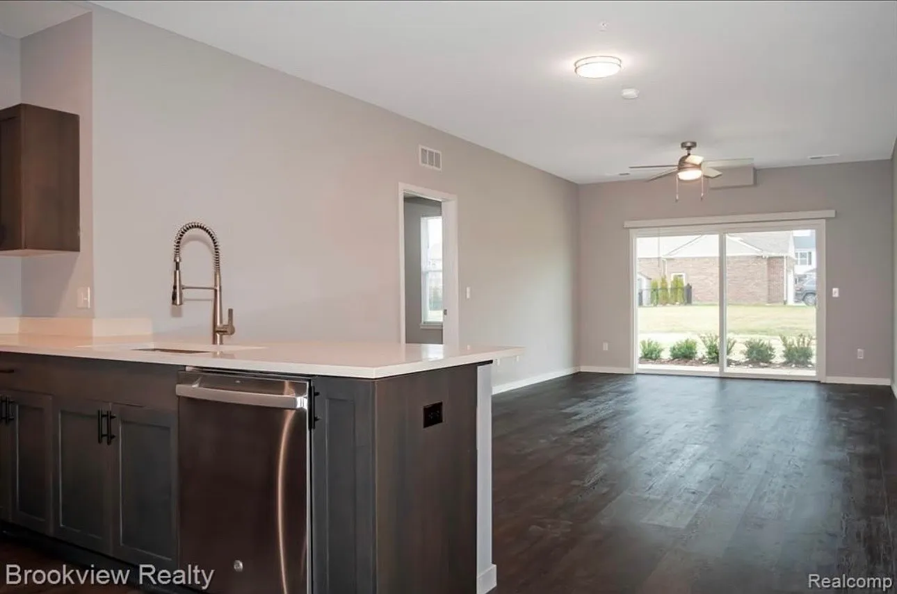 2 bed, 1400 sqft, $1,850 — Photo 1