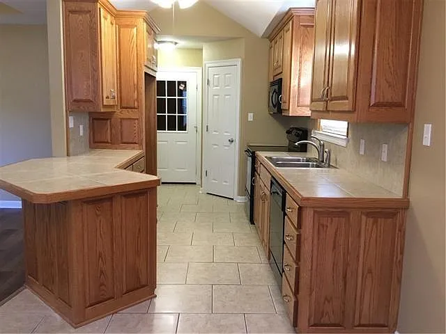 Building Photo - 40346 Skylar Ln