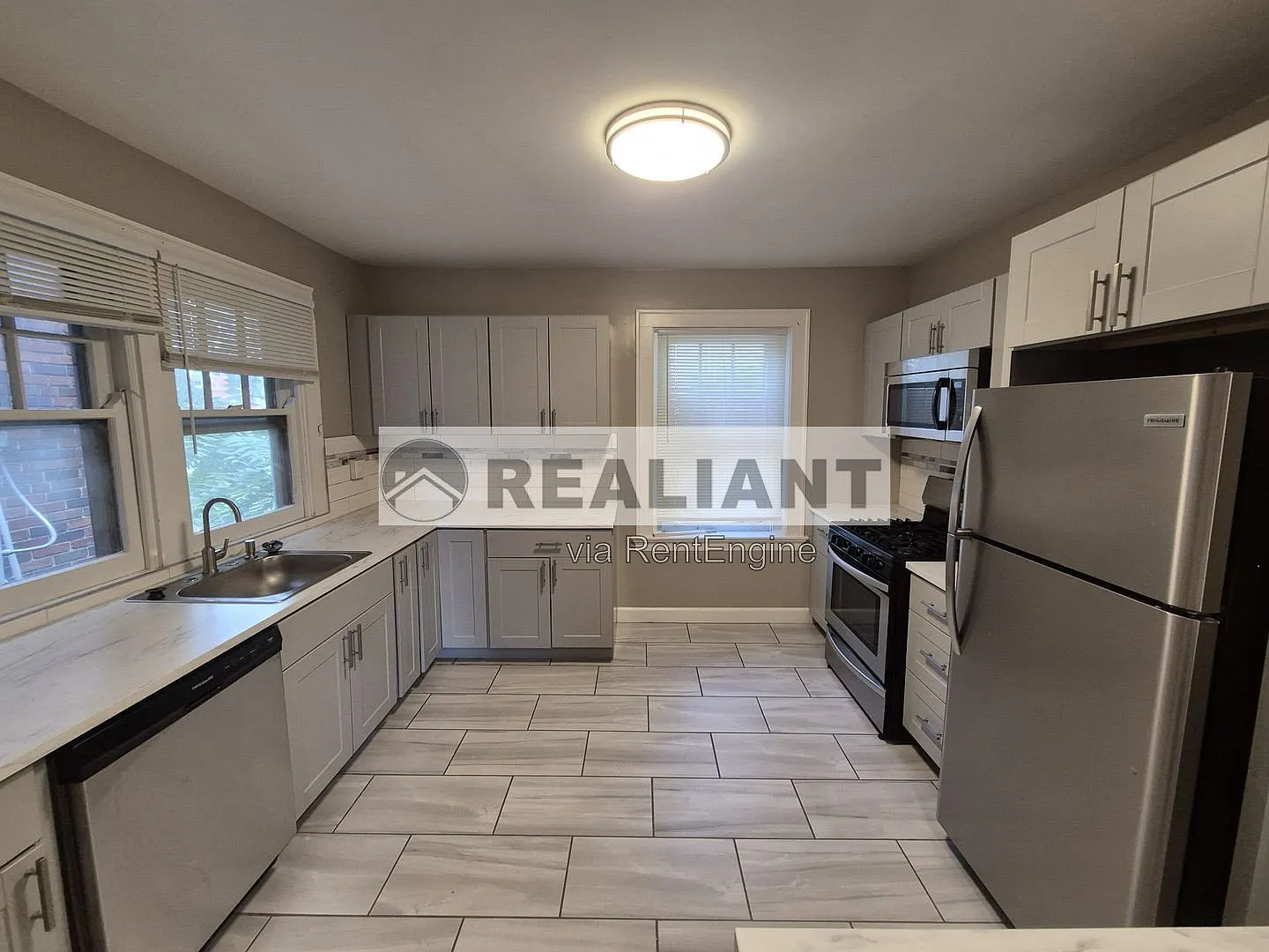 2 bed, 1.0 bath, $1,295 — Photo 2
