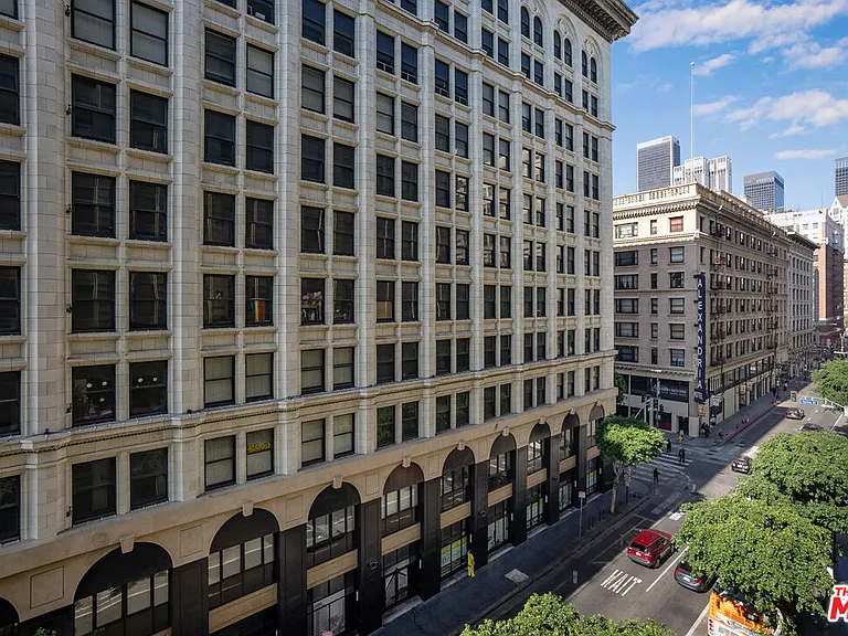 460 S Spring St #512 — Photo 30