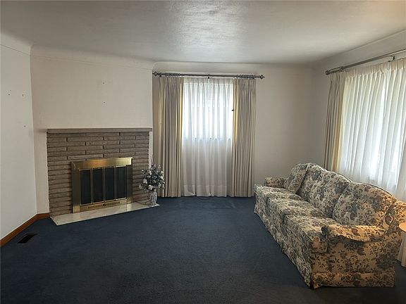 2nd image of 1912 Echo Wood Ct