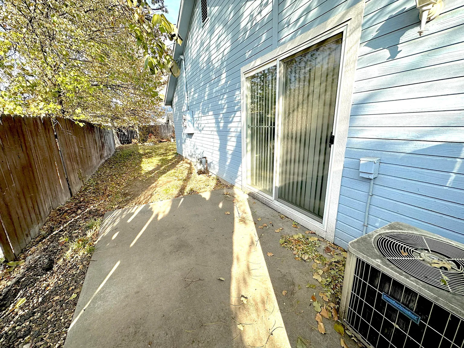 2 bed, 1000 sqft, $1,695 — Photo 2