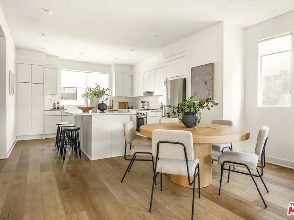 10813 Sarah St, North Hollywood, CA 91602