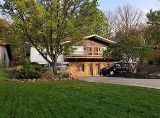 4215 W Ridgewood Dr, Parma, OH 44134