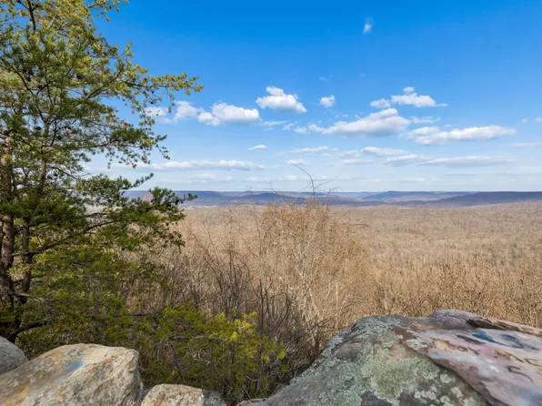 233 Crest View Ln, Sparta, TN 38583