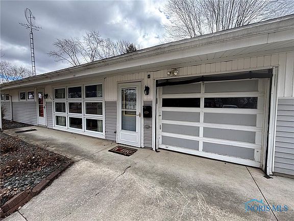 3rd image of 225 Glenwood Dr