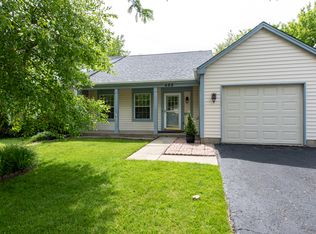 486 Cambridge Dr, Grayslake, IL 60030