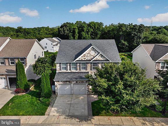 4th image of 810 Moran Dr
