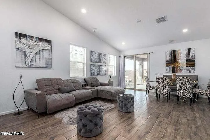 4 bed, 3.0 bath, 1803 sqft, $2,595 — Photo 3