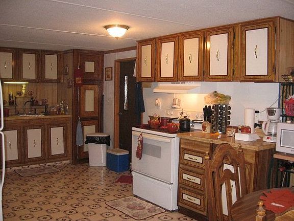 5th image of 428 Ann Carol St