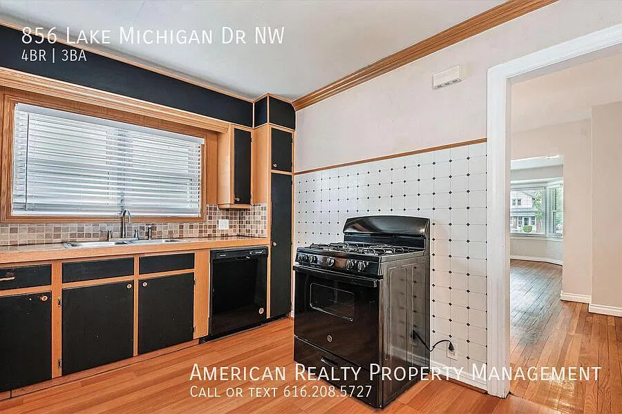 4 bed, 2.5 bath, 1129 sqft, $2,650 — Photo 4