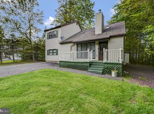 6387 Cherokee Trl, Tobyhanna, PA 18466