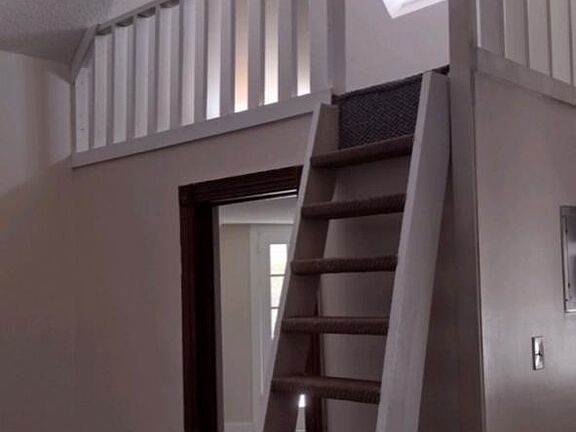 3rd image of 808 Walker Ave