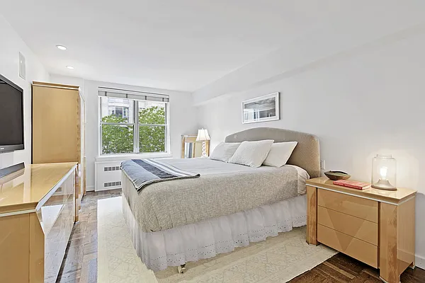 Sold by Compass | media 7