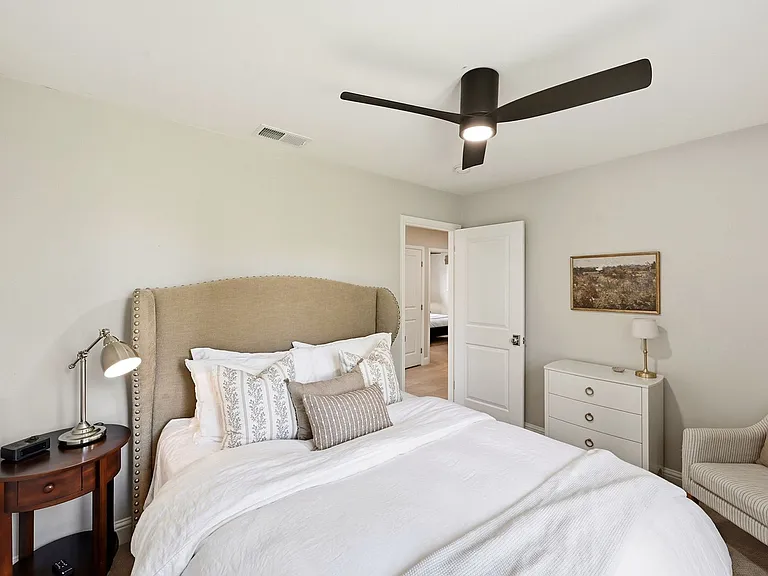 516 Country Ln — Photo 23