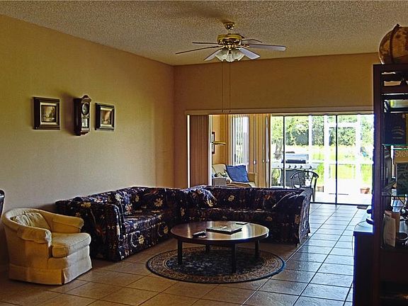 5th image of 22 Enclave Dr