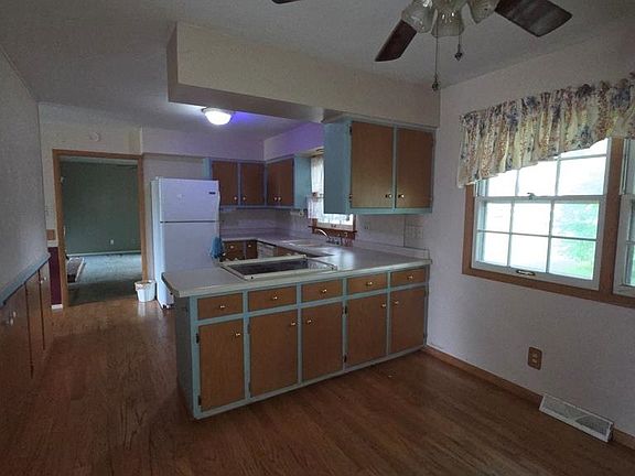 5th image of 916 Roby Rd