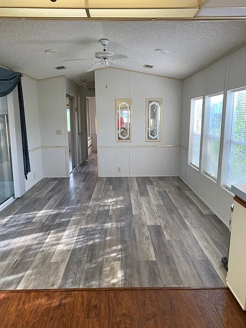 Living Room - vaulted ceilings and natural light