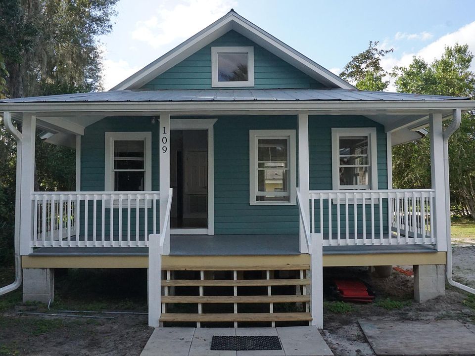 1st image of 109 S Leavitt Ave