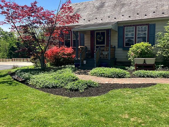 2nd image of 3638 Lanark Rd