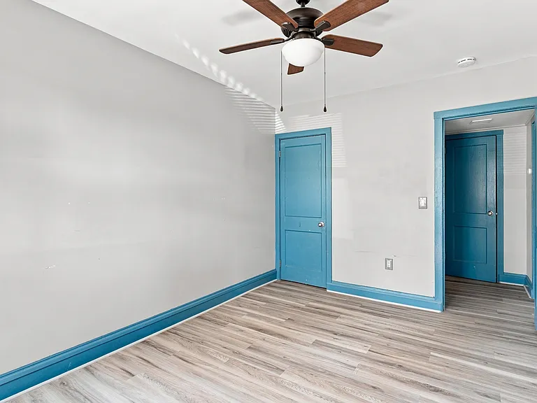 73 Roosevelt Ave — Photo 13