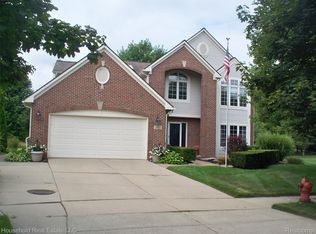 2933 Augusta Dr, Commerce Township, MI 48382
